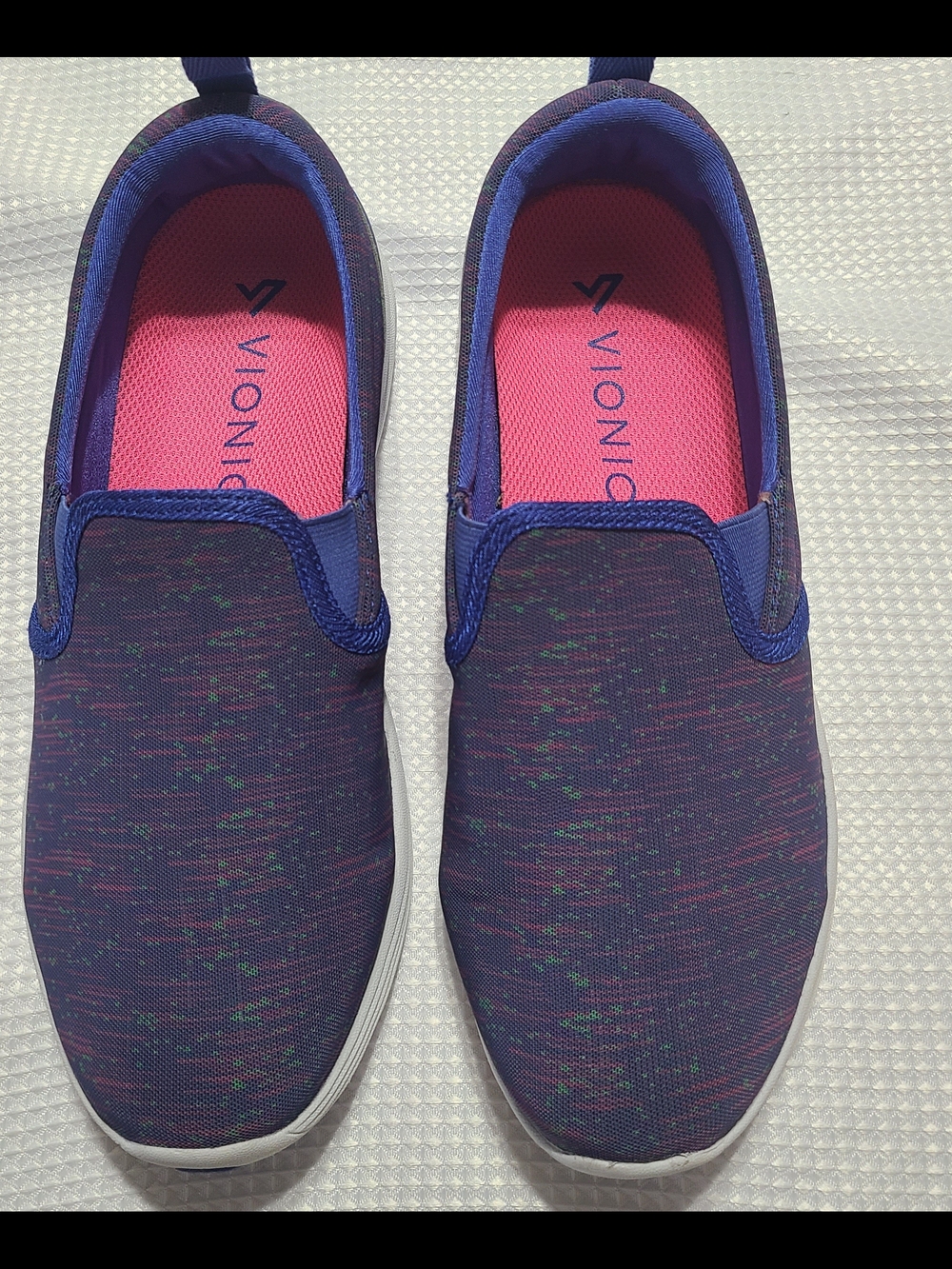 Vionic Women  Knit Slip-On Sneaker in Multicolor with Pink Insole Sz 8.5